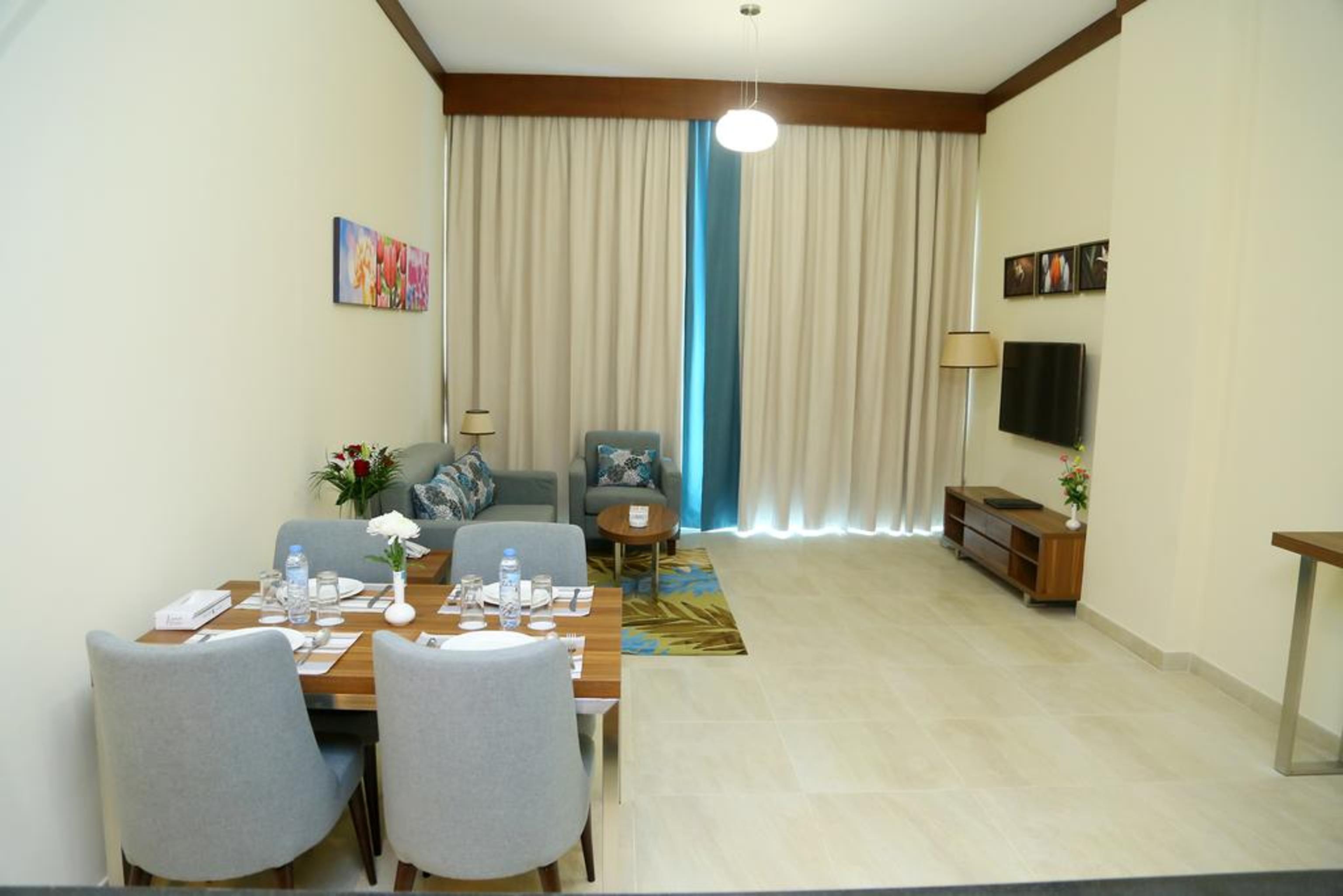 Tulip Al Barsha Hotel Apartment Дубай Экстерьер фото