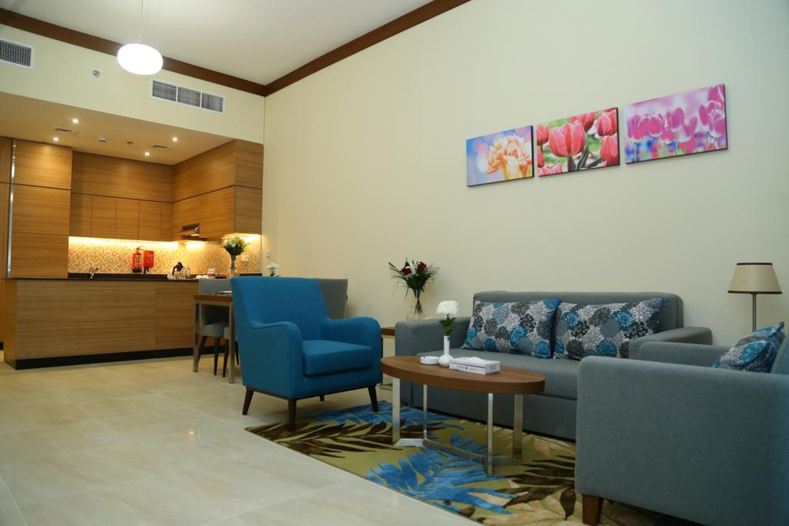 Tulip Al Barsha Hotel Apartment Дубай Экстерьер фото