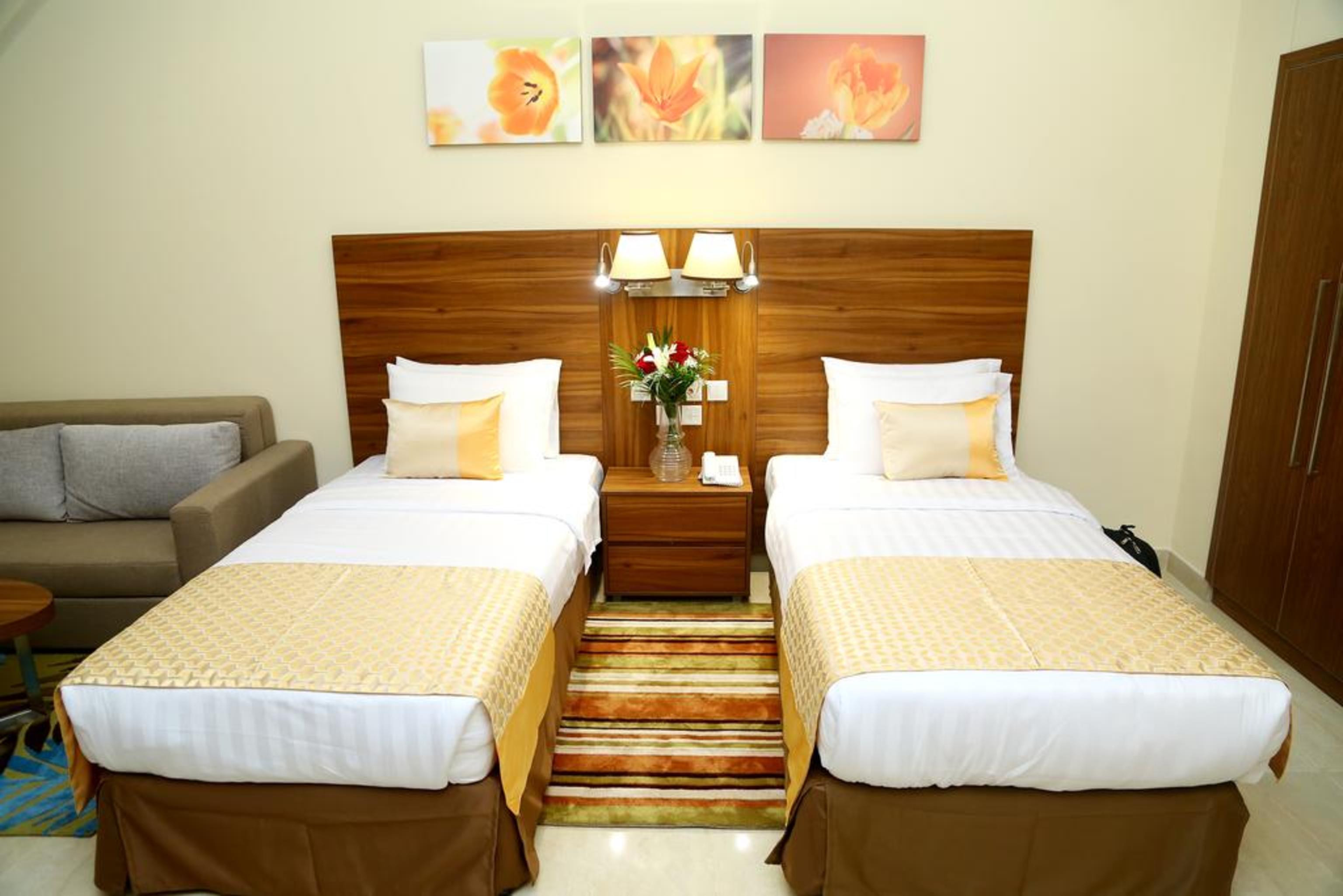 Tulip Al Barsha Hotel Apartment Дубай Экстерьер фото