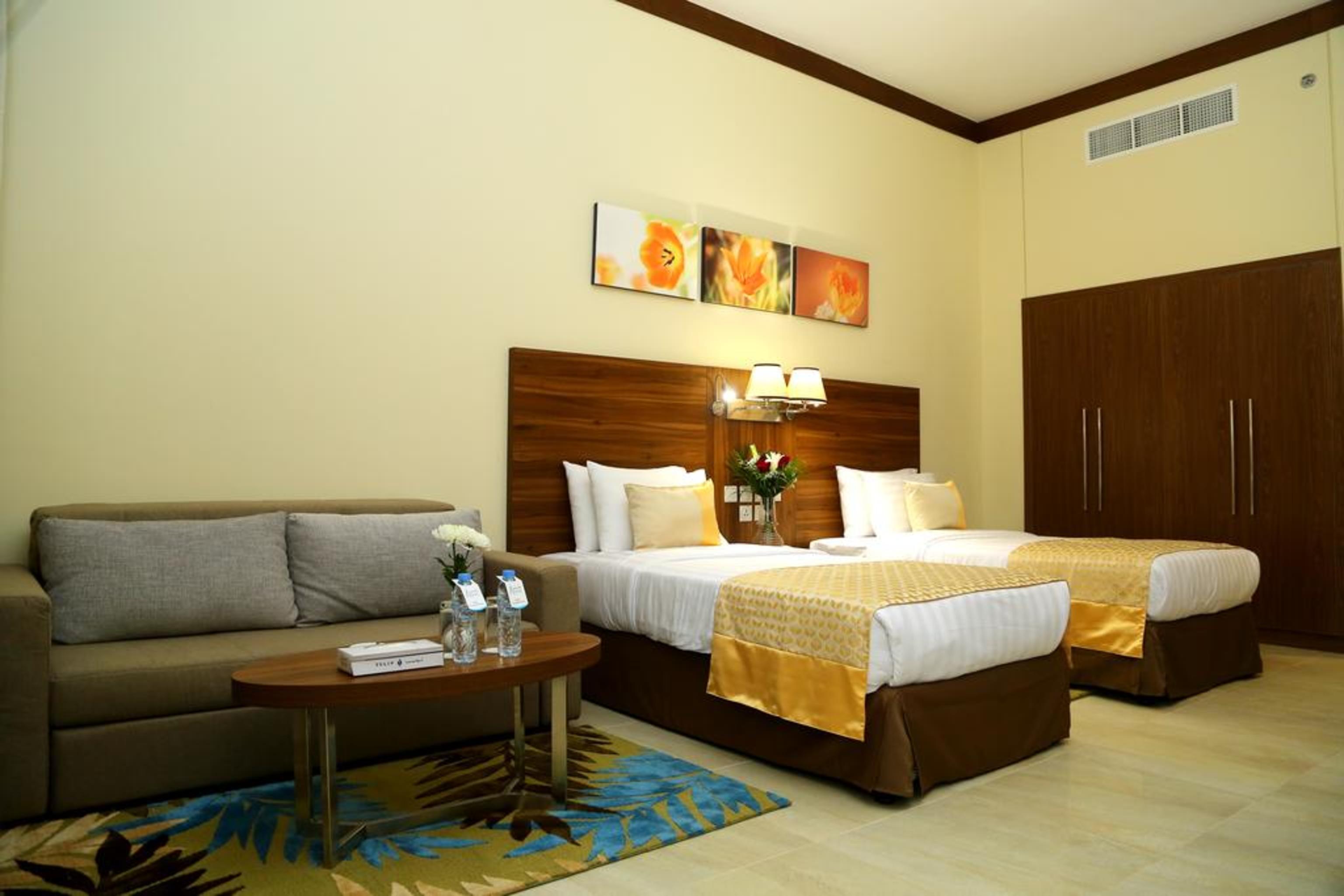 Tulip Al Barsha Hotel Apartment Дубай Экстерьер фото